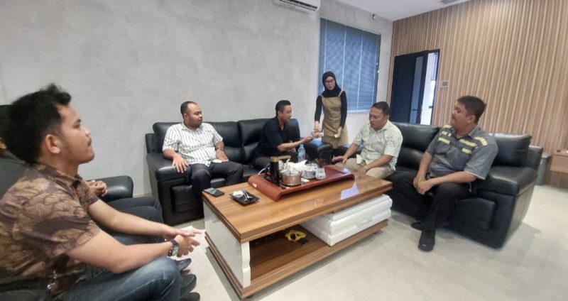 Panit Subdit II Dit Intelkam Polda Kepri dan Ketua HIPMI Kepri (ket/photo)