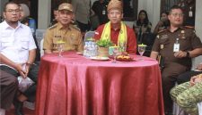 Ketua DPRD Inhil Iwan Taruna [kiri pojok] (Ket/photo)