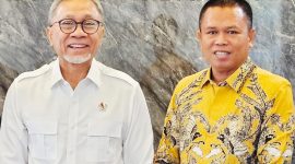 Keterangan Foto : Waketum DPP Pro Jurnalismedia Siber (PJS), Ady Indra Pawennari menemui Menko Bidang Pangan, Zulkifli Hasan di ruang kerjanya, Rabu (14/10/2026).