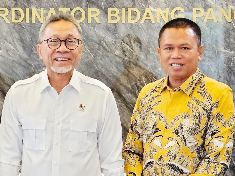 Keterangan Foto : Waketum DPP Pro Jurnalismedia Siber (PJS), Ady Indra Pawennari menemui Menko Bidang Pangan, Zulkifli Hasan di ruang kerjanya, Rabu (14/10/2026).