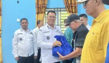 Bupati Anambas Aneng Serahkan Sembako